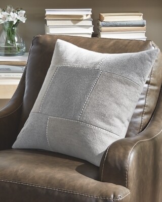 Lareina Pillow (Set of 4)