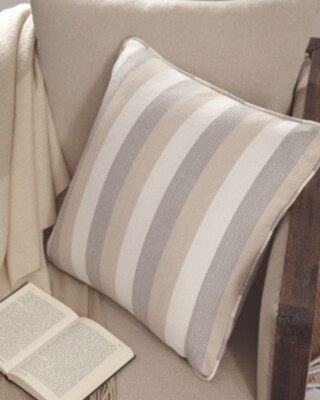 Mistelee Pillow (Set of 4)