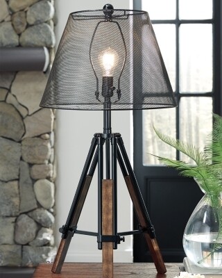 Leolyn Table Lamp