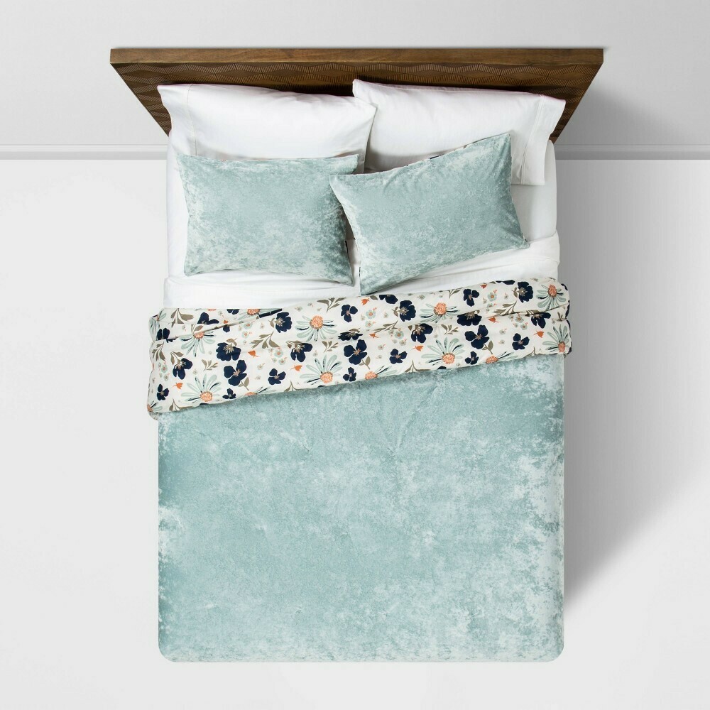 T/XLT Comforter Set
