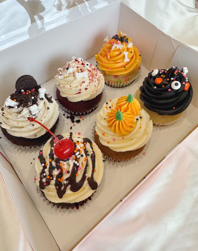 Classic Halloween Cupcake Pack
