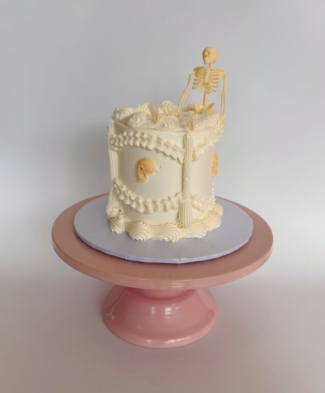 Skeleton Vintage Cake