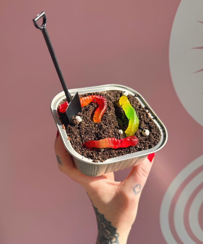 Worms in Dirt Tin