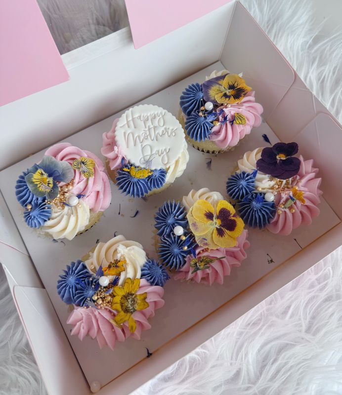 Mother's Day Edible Floral Cupcakes