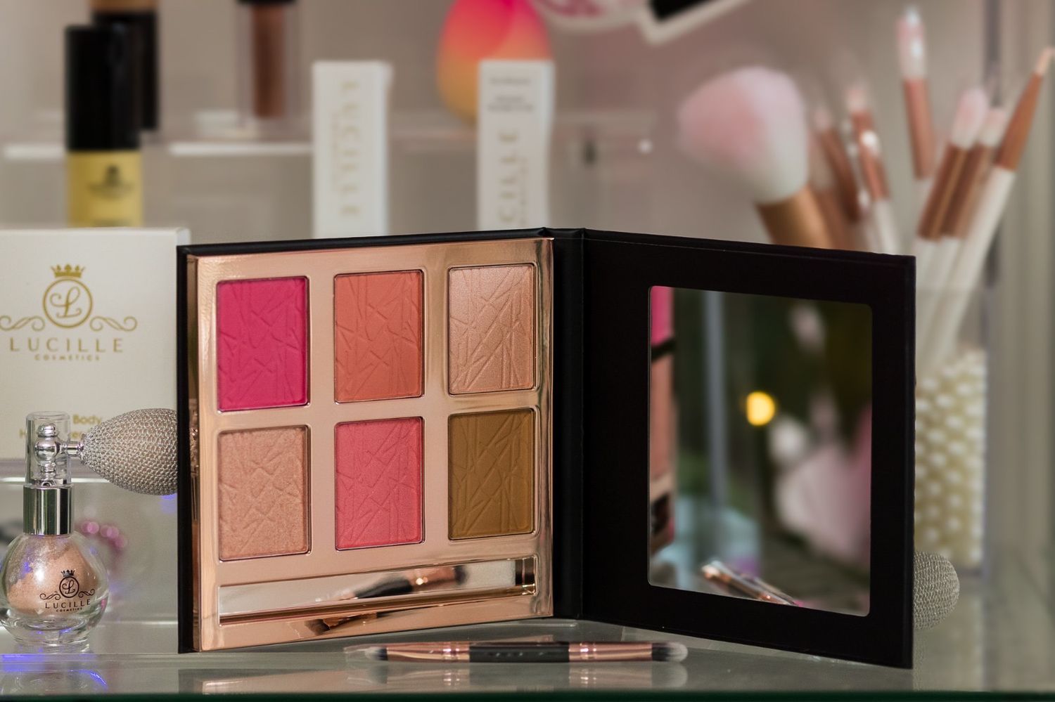 Paleta de Blush, iluminador y contorno