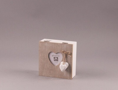 Holz-Box mit Herzen
und kleinem Fotorahmen
