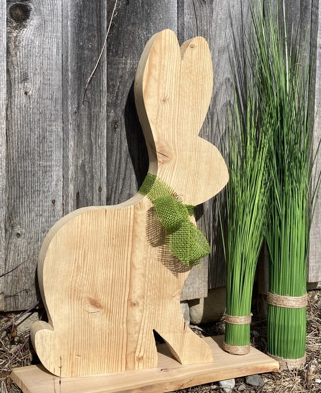 Hase &quot;August&quot; 
Altholz gebürstet