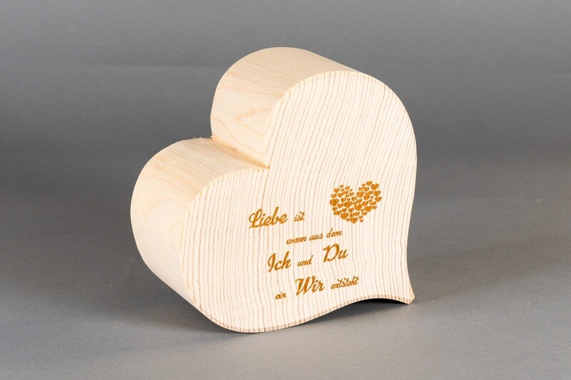 Herz klassisch
&quot;Liebe ist, wenn aus dem Ich und Du ein Wir entsteht“