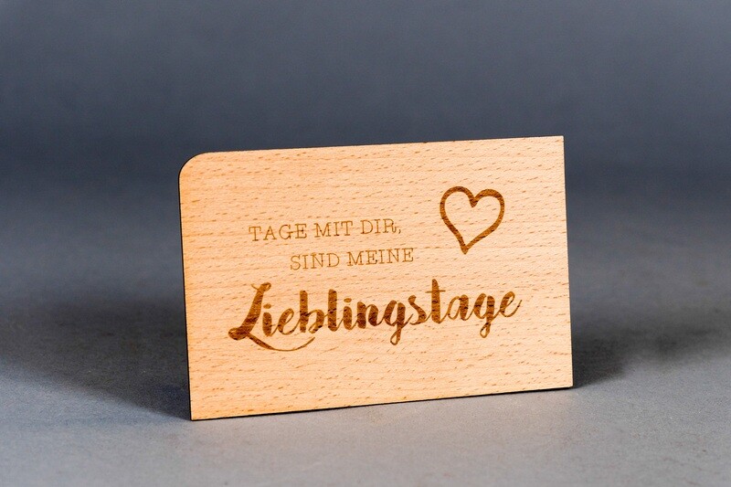 Holzpostkarten mit unterschiedlichen Sprüchen