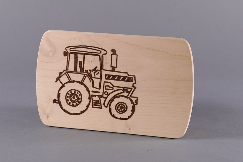 Brotzeitbrett &quot;Traktor&quot; klein, natur