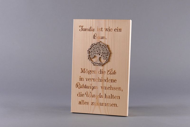Wandbild &quot;Familie ist wie ein Baum. Mögen die Äste in verschiedene Richtungen wachsen, die Wurzeln halten alles zusammen&quot;