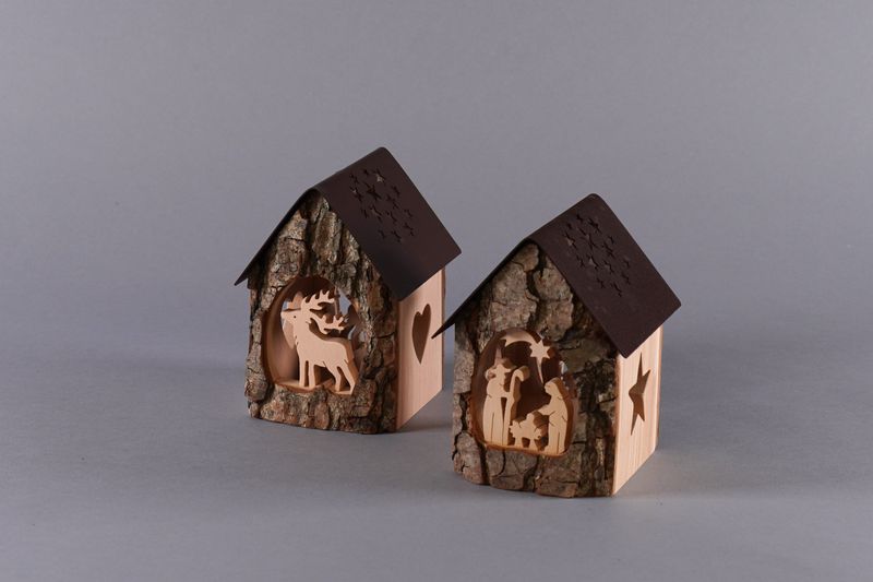 Lichthaus mit Rinde
