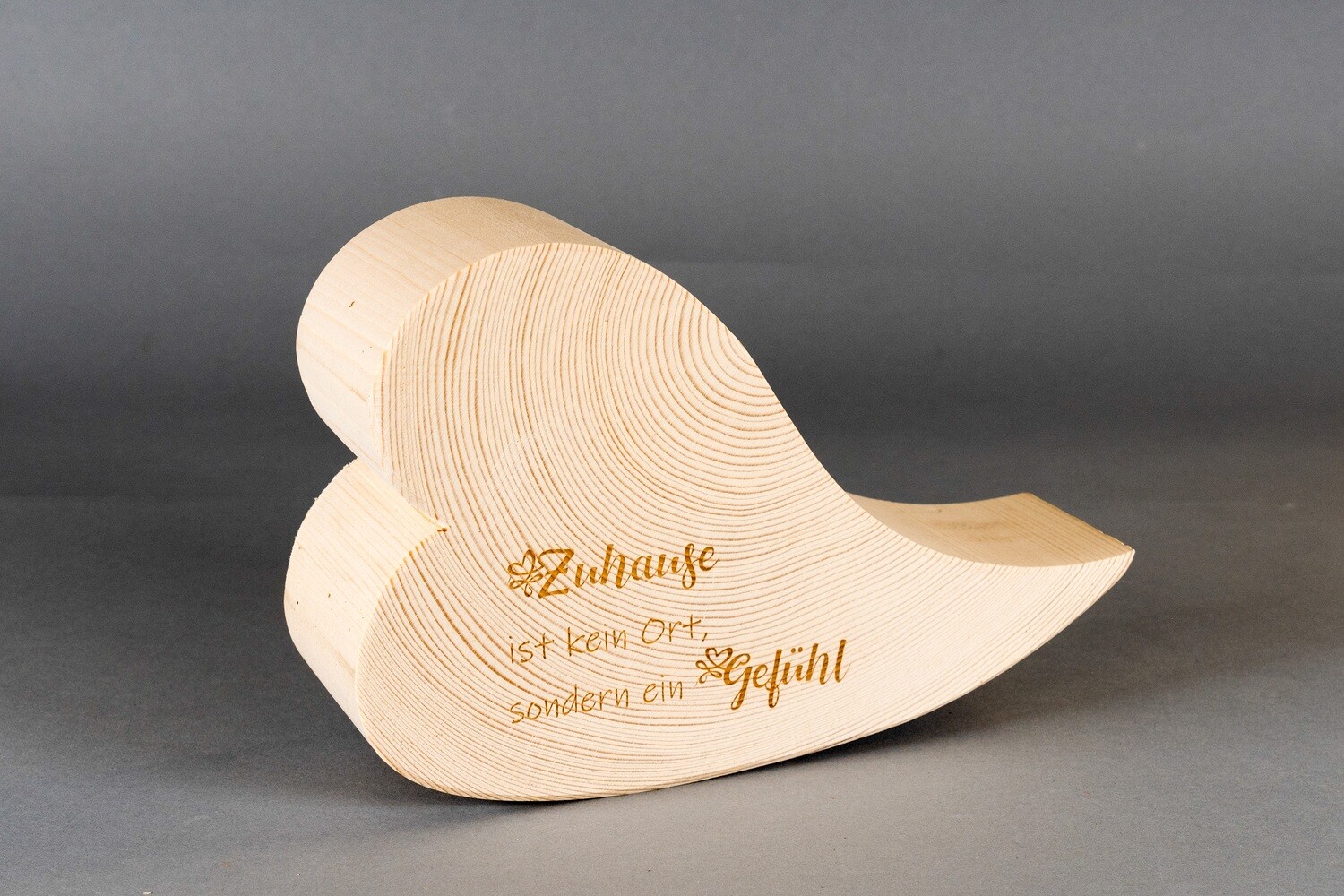 Herz liegend "Zuhause ist kein Ort…"