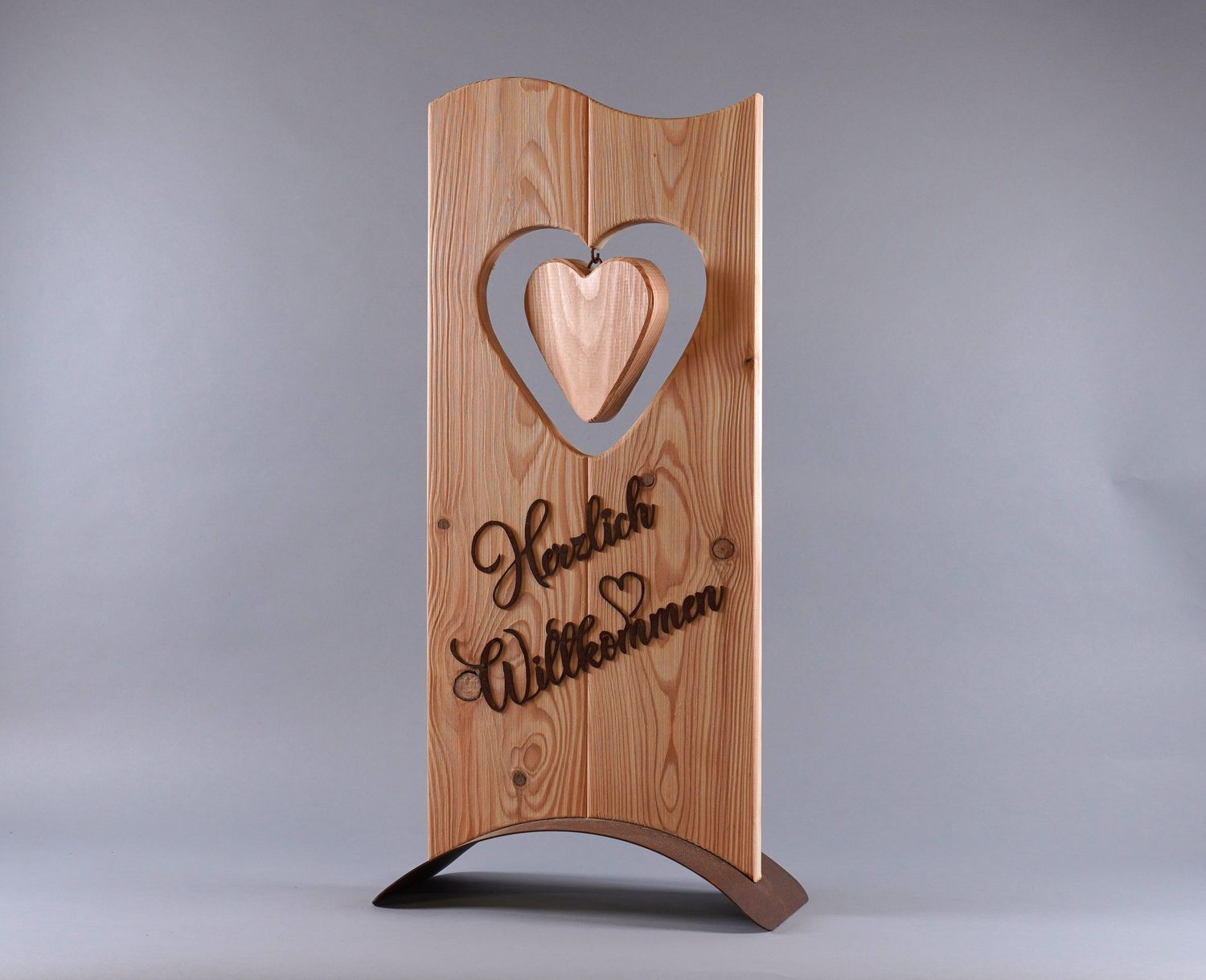 Lärchen-Stehle "Herzlich Willkommen"