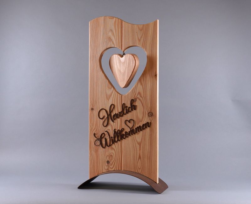 Lärchen-Stehle "Herzlich Willkommen"