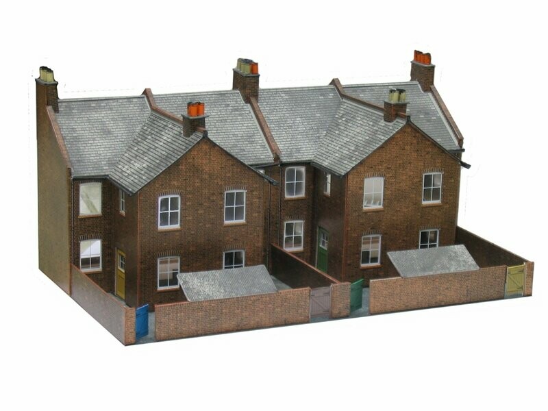 C05 Four Terrace Backs (Red Brick)