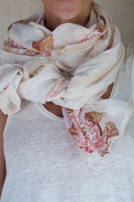 °*DERNIERE PIECE Écharpe Pauline fleurs -40%