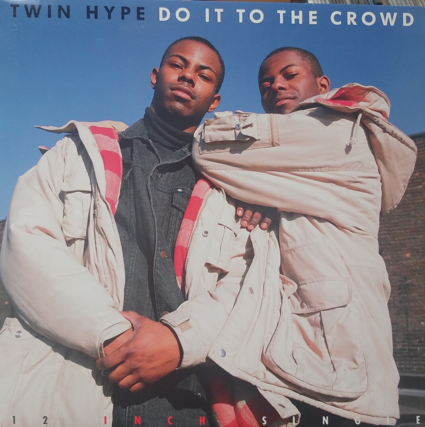 Twin Hype - Do it to the crowd