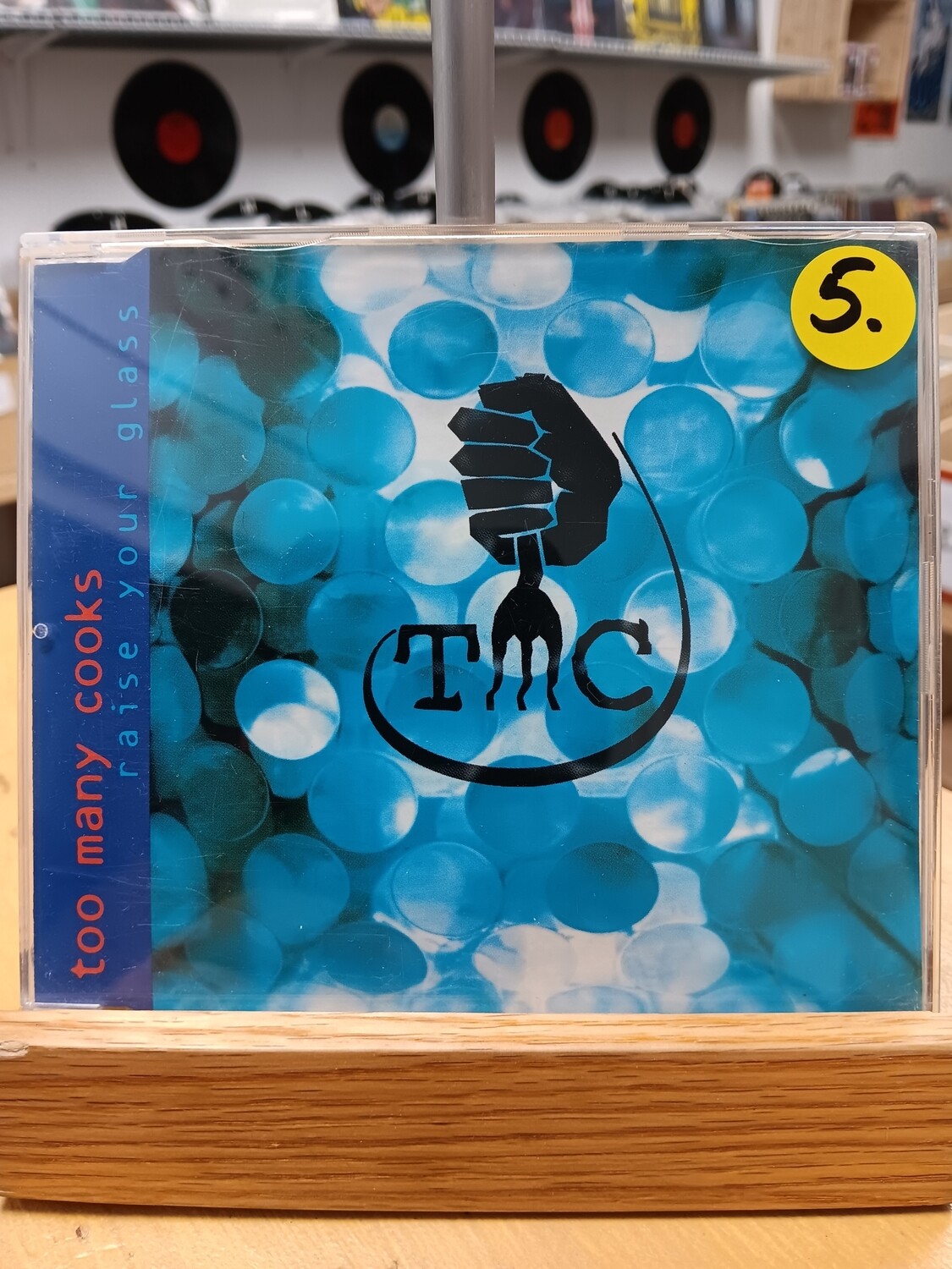 Too Many Cooks - Raise your glass (CD)