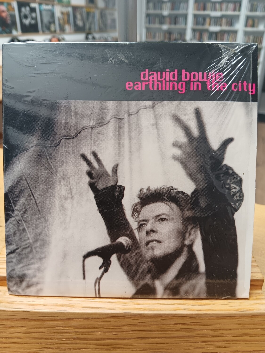 DAVID BOWIE - Earthling in the city (CD)