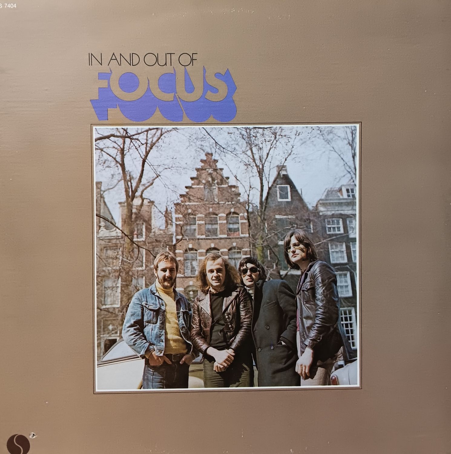 FOCUS - In and out