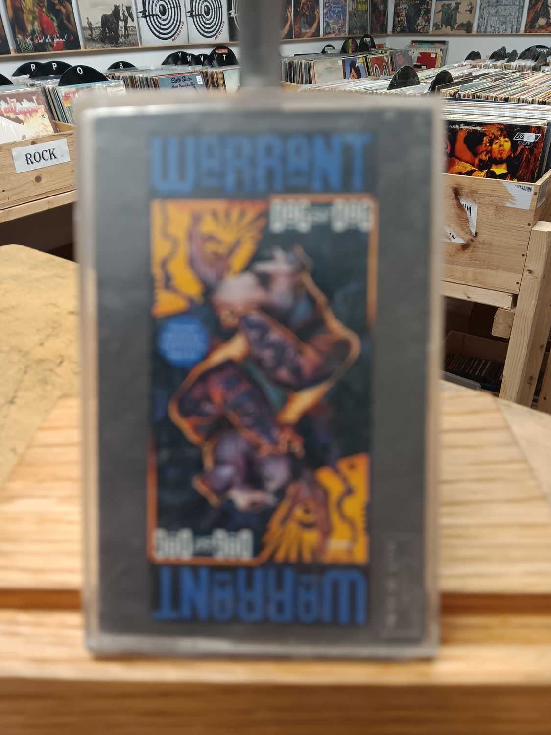 WARRANT - Dog eat Dog (CASSETTE)