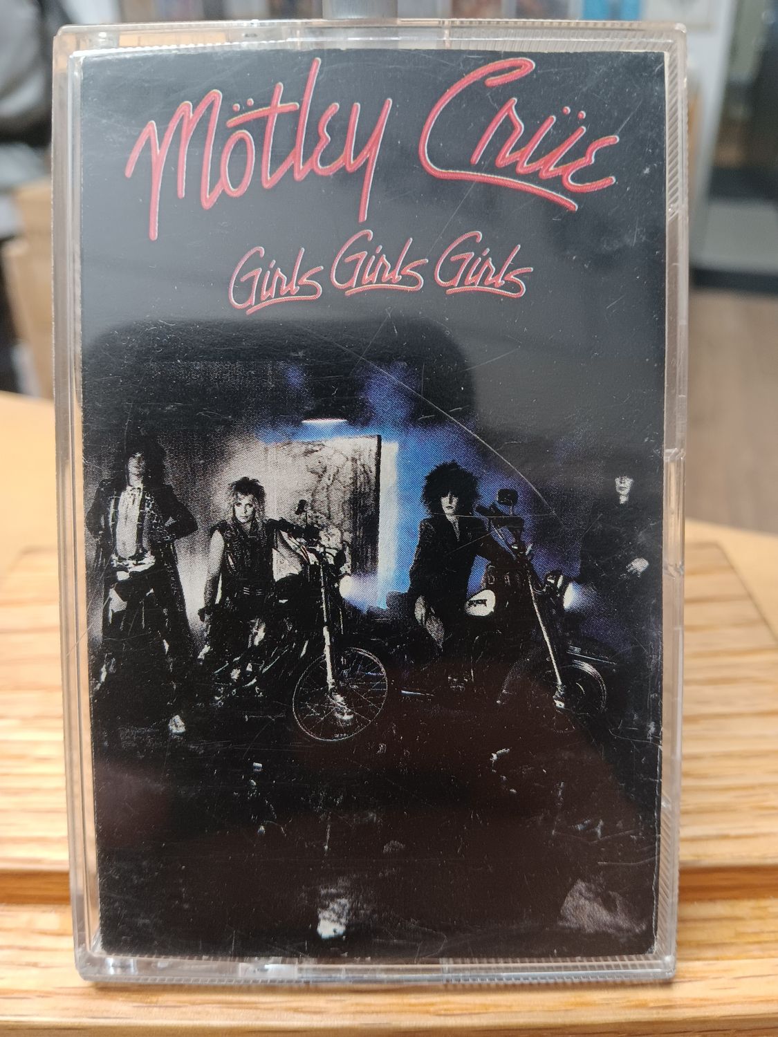 MOTLEY CRUE - Girls Girls Girls (CASSETTE)