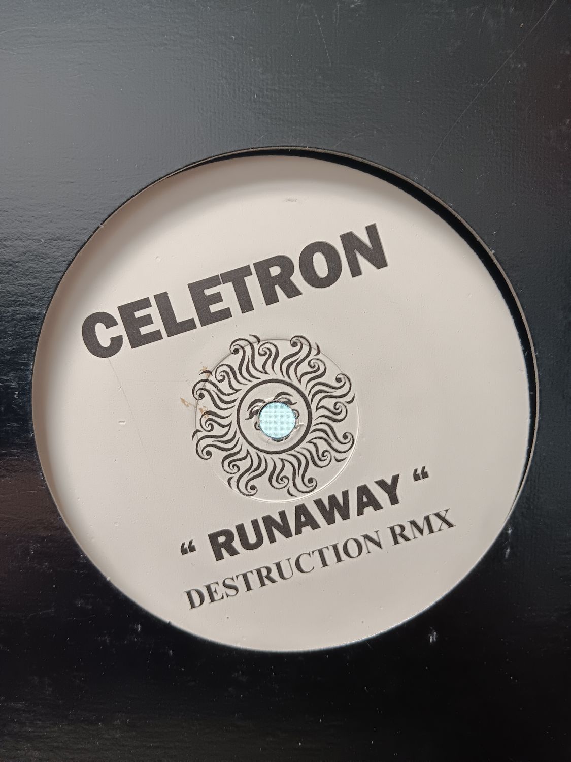 CELETRON - Runaway (MAXI)