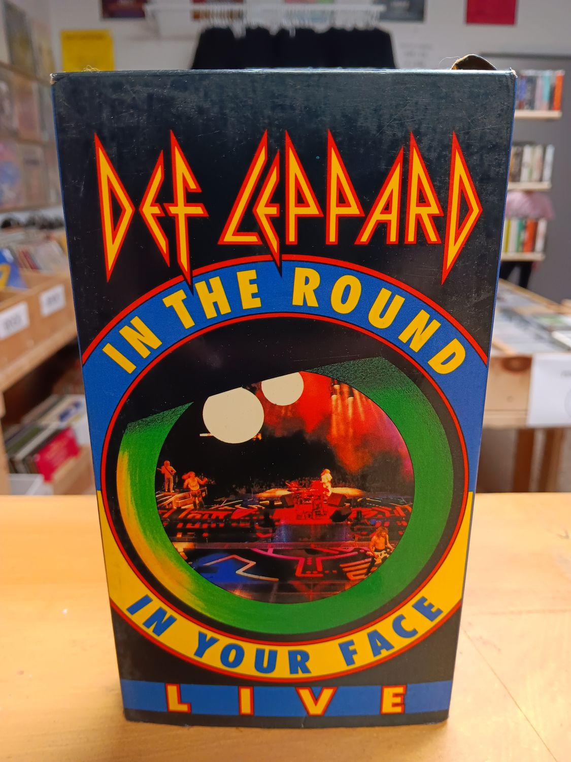 DEF LEPPARD - In your face Live (VHS)