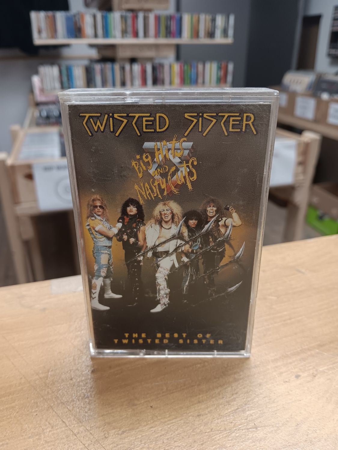 TWISTED SISTER - The Best of Twisted Sister (CASSETTE)