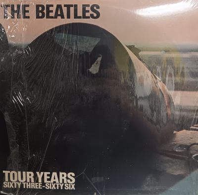 THE BEATLES - Tour Years sixty three - sixty six (SCELLÉ)