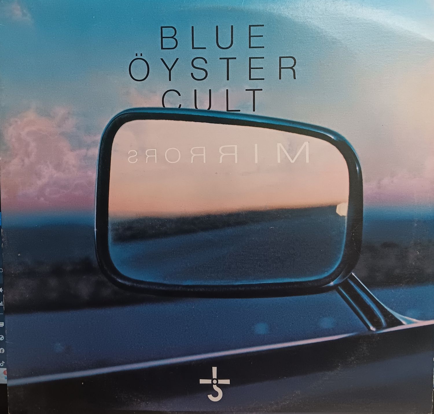 BLUE OYSTER CULT - Mirrors