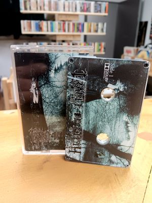 CRADLE OF FILTH - Dusk and her embrace (CASSETTE)