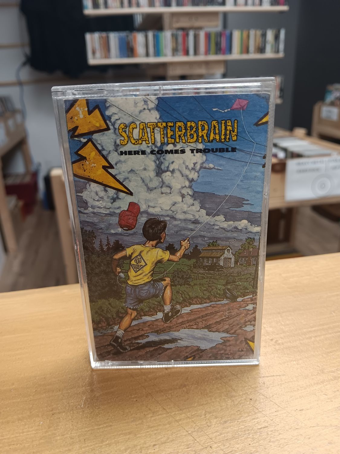 SCATTERBRAIN - here comes trouble (CASSETTE)