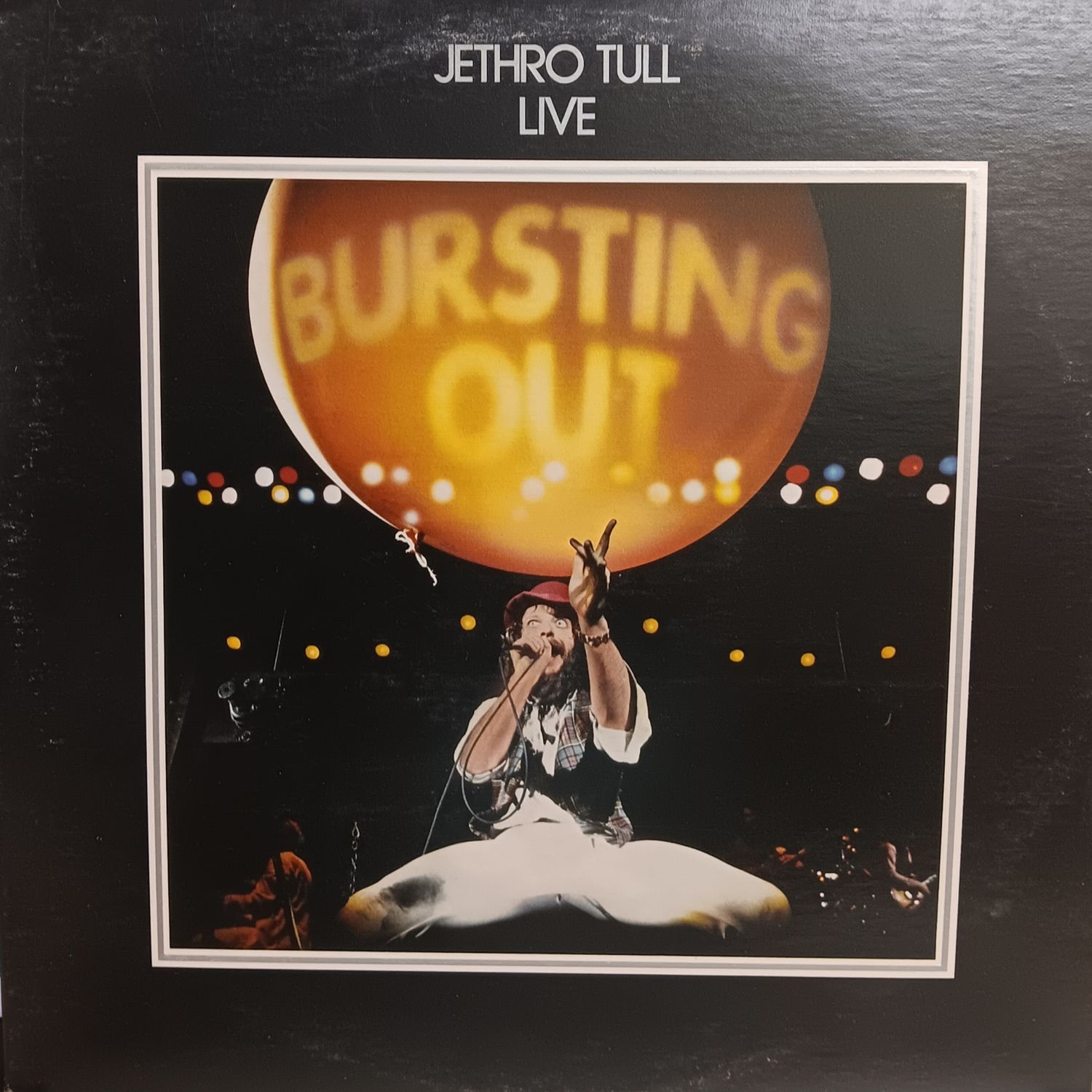 JETHRO TULL - Bursting out