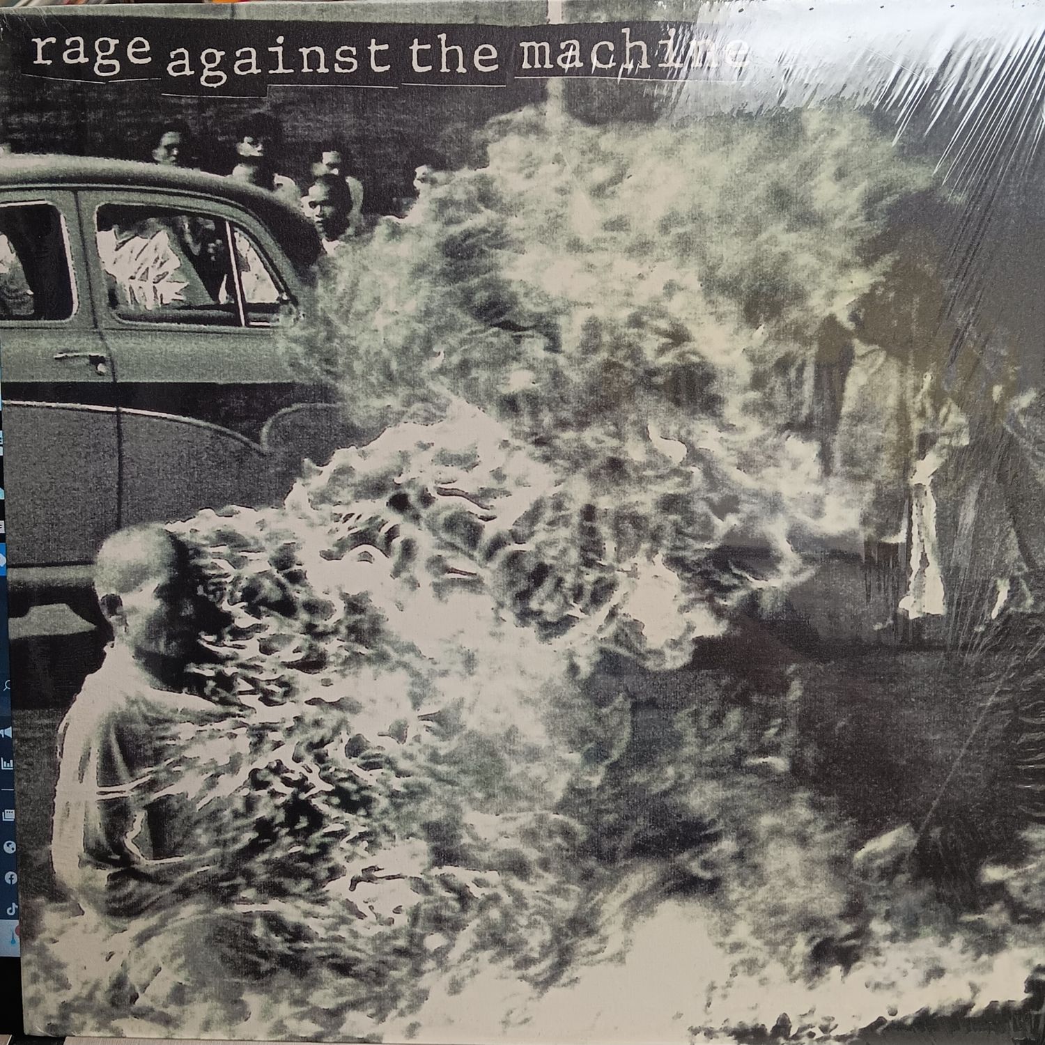 RAGE AGAINST THE MACHINE - Rage Against The Machine