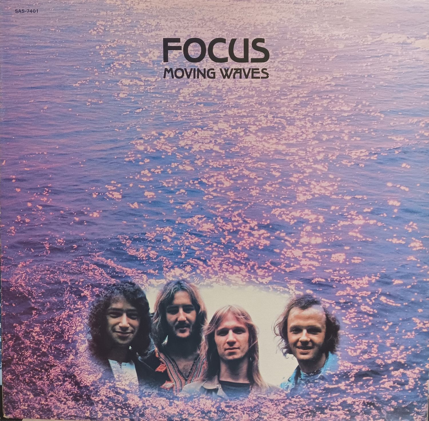 FOCUS - Moving Waves