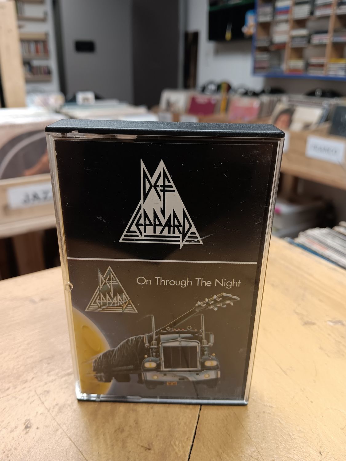 DEF LEPPARD - ON THROUGH THE NIGHT (CASSETTE)