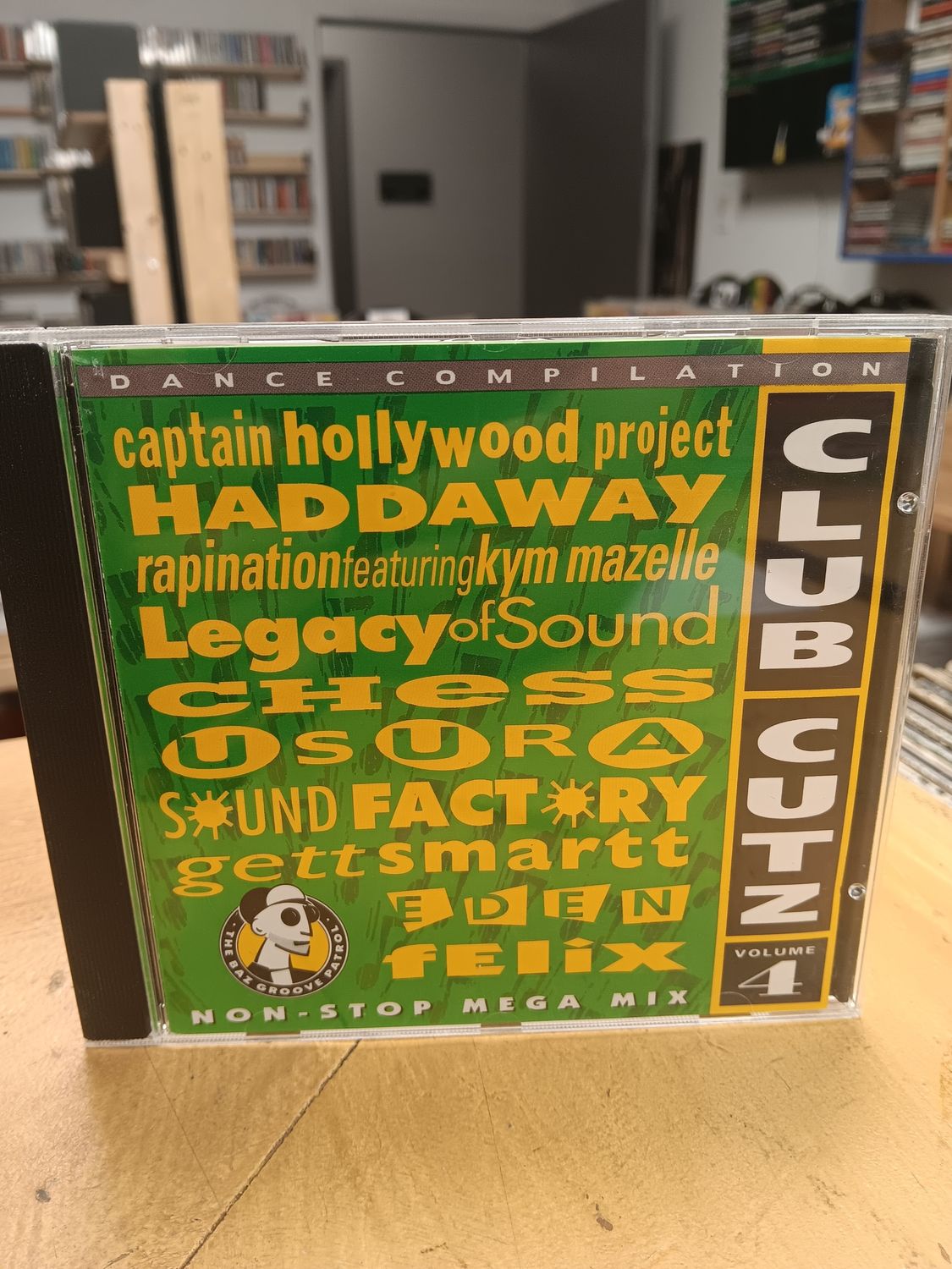 CLUB CUTZ VOLUME 4 (CD)