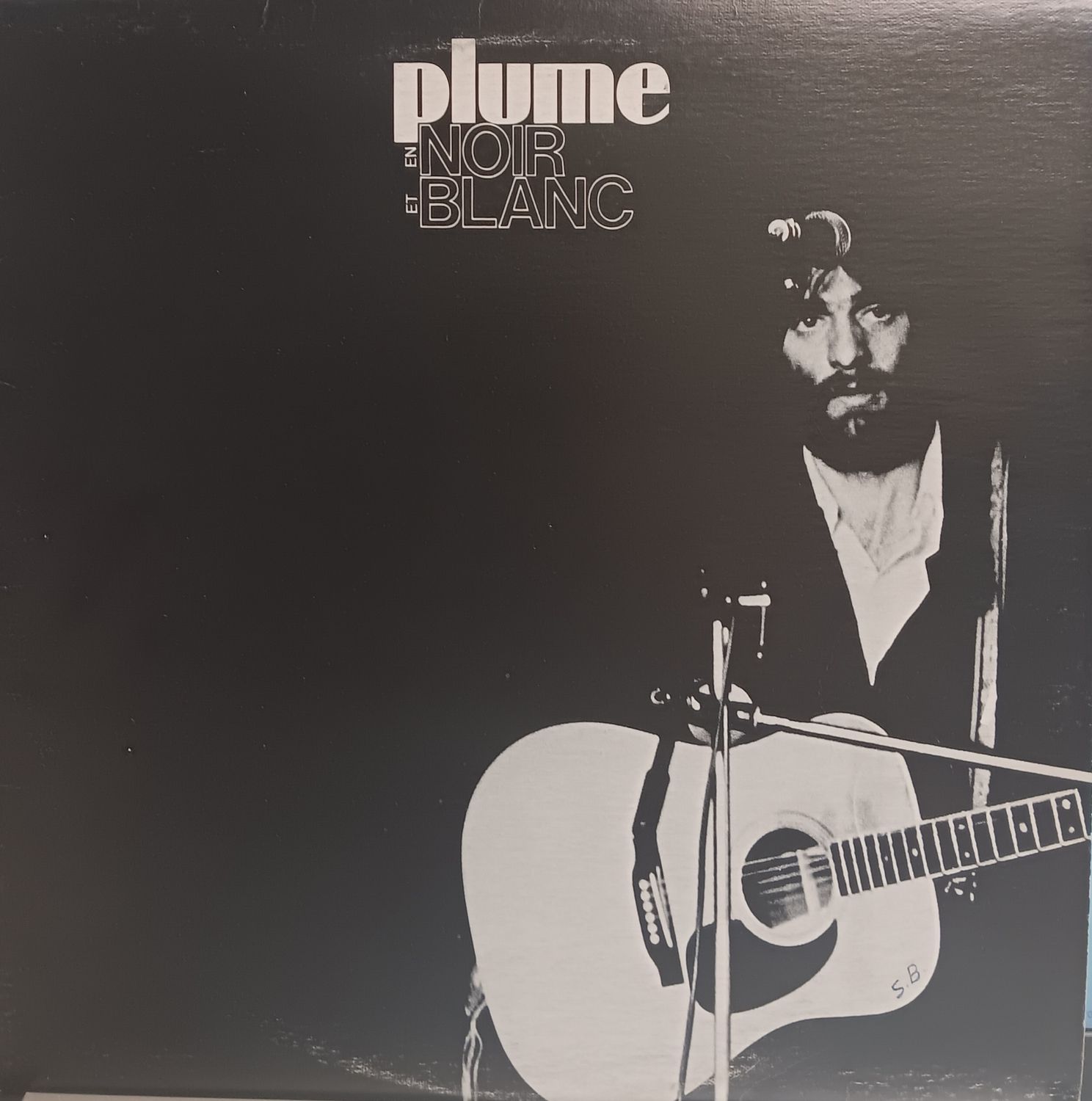 PLUME LATRAVERSE - EN NOIR ET BLANC