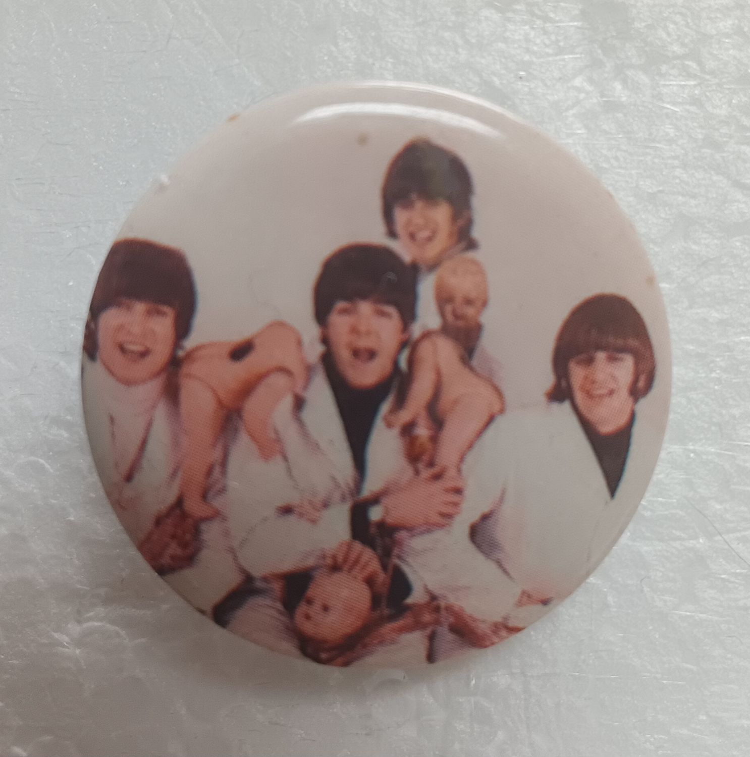 MACARON VINTAGE THE BEATLES BUTCHER COVER