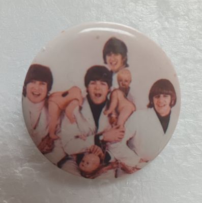 MACARON VINTAGE THE BEATLES BUTCHER COVER