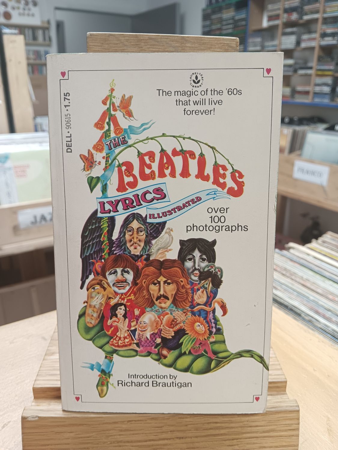 THE BEATLES - BEATLES LYRICS ILLUSTRATED (LIVRE)