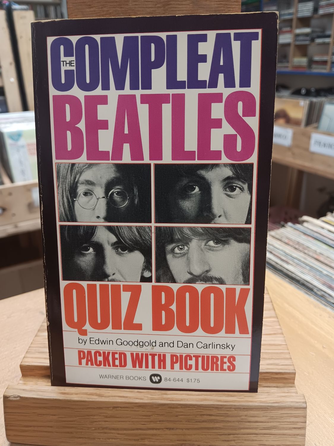 EDWIN GOODGOLD &amp; DAN CARLINSKI - THE COMPLEAT BEATLES QUIZ BOOK (LIVRE)