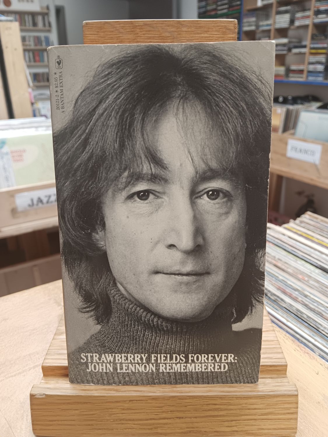 VIC GARBARINI &amp; BRIAN CULLMAN - STRAWBERRY FIELD FOREVER : JOHN LENNON REMEMBERED (LIVRE)