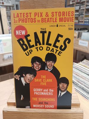 THE BEATLES UP TO DATE (LIVRE)