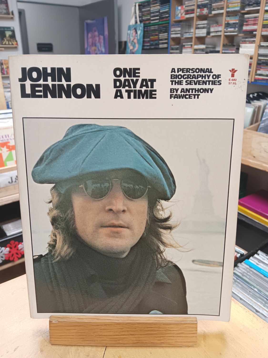 ANTHONY FAWCETT - JOHN LENNON ONE DAY AT A TIME (LIVRE)