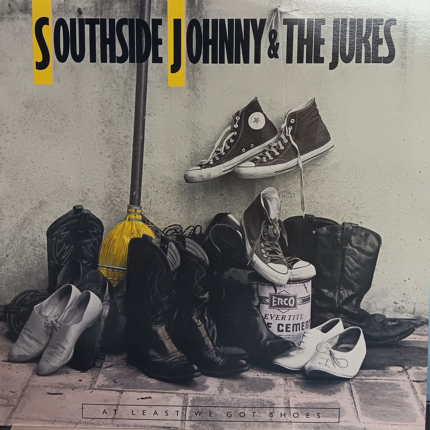 SOUTHSIDE JOHNNY AND THE JUKES - AT LEAST WE GOT SHOES