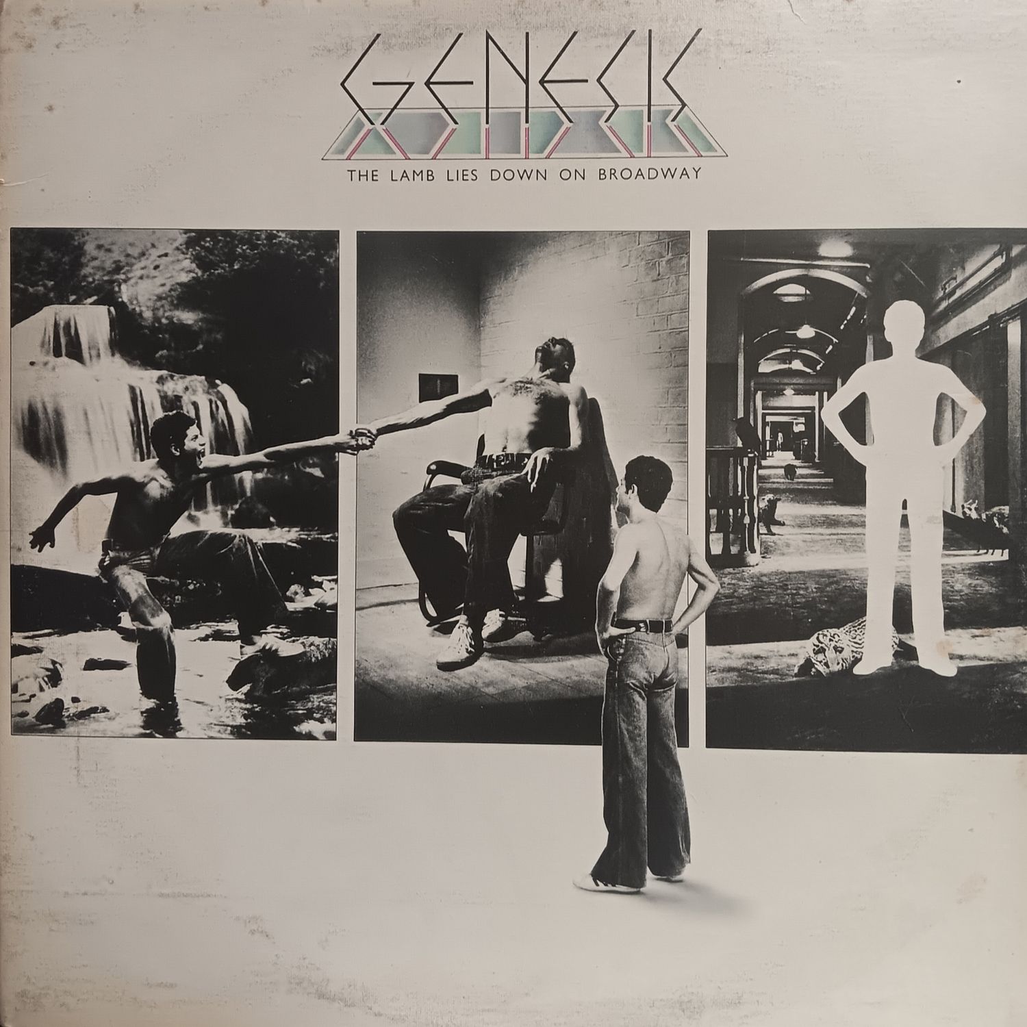 GENESIS - THE LAMB LIES DOWN ON BROADWAY