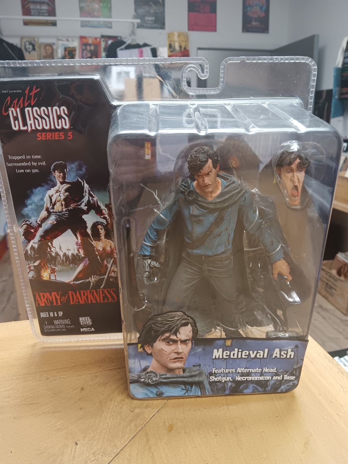 NECA Cult Classics Series 5 – Medieval Ash (Army of Darkness)